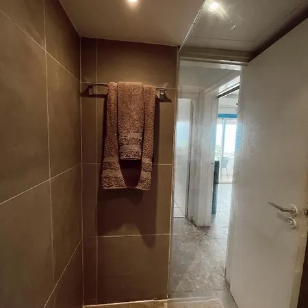 Lovely 1-Bedroom Conto In The Heart Of Finikoudes Apartment *